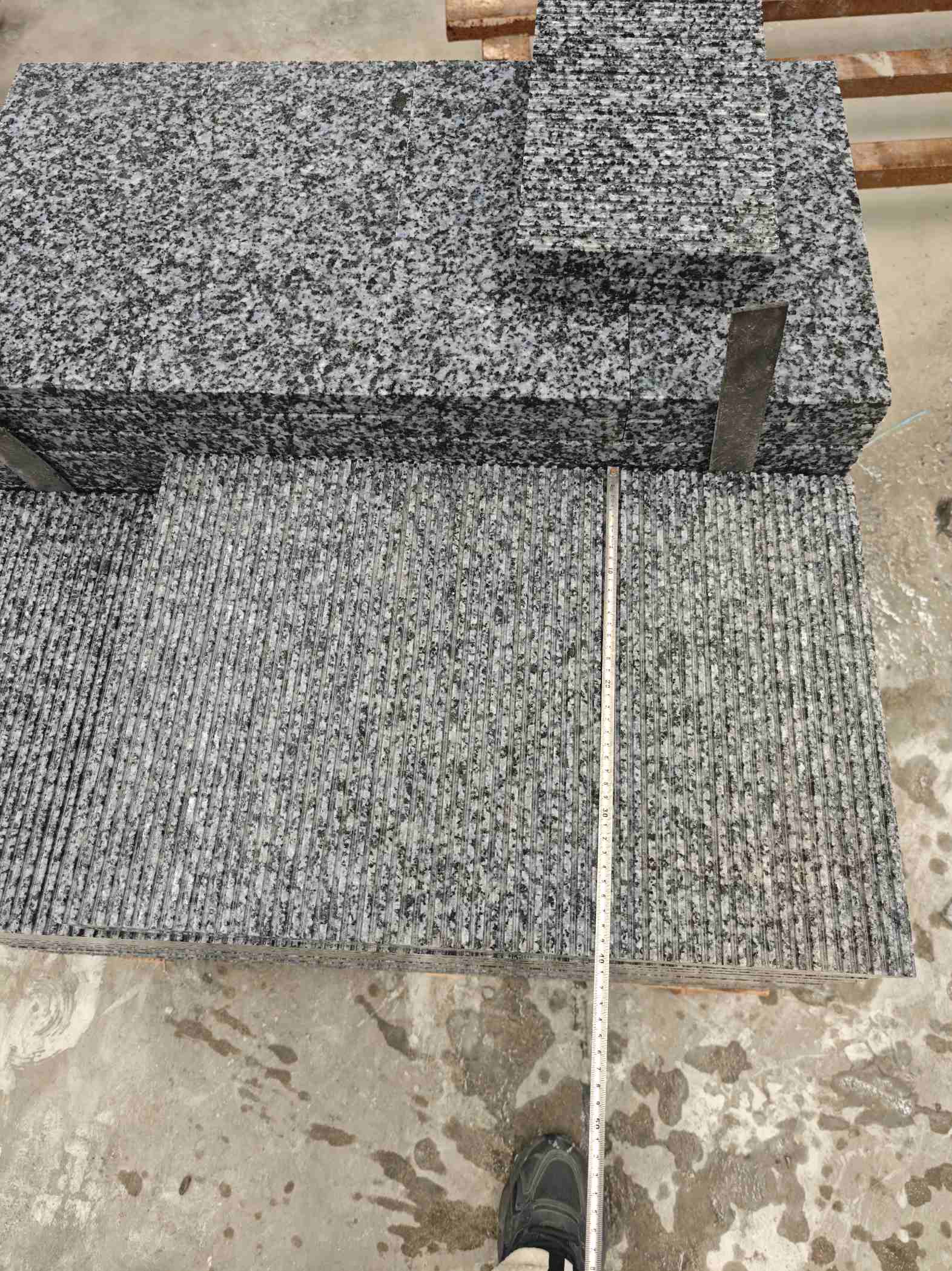 大同芝麻黑拉丝面